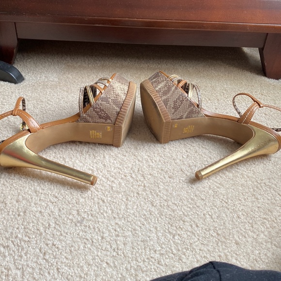 Jessica Simpson heels - Picture 4 of 4